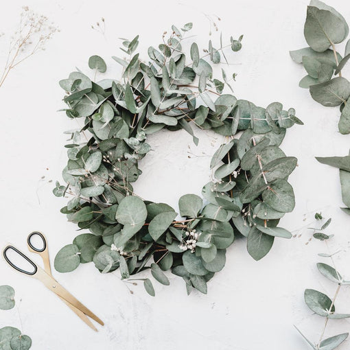 Christmas Wreath DIY How To Foliage Fresh UK Eucalyptus Natural Outdoor Luxury