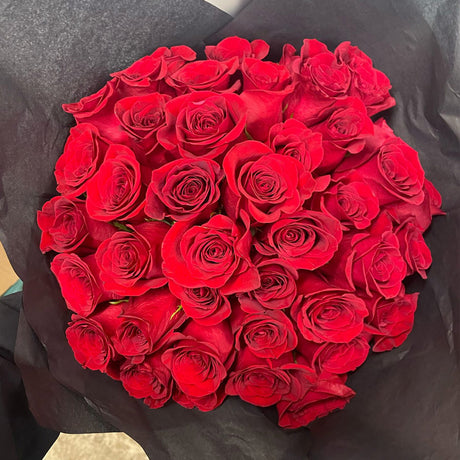 Hand tied bouquet roses