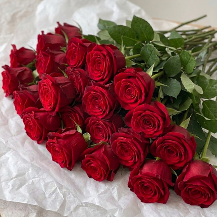 Premium Red Naomi Roses – The Market Edit