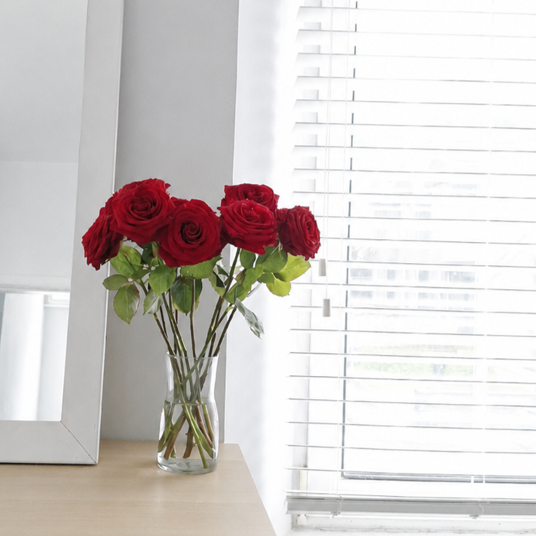 Premium Red Naomi Roses – The Market Edit